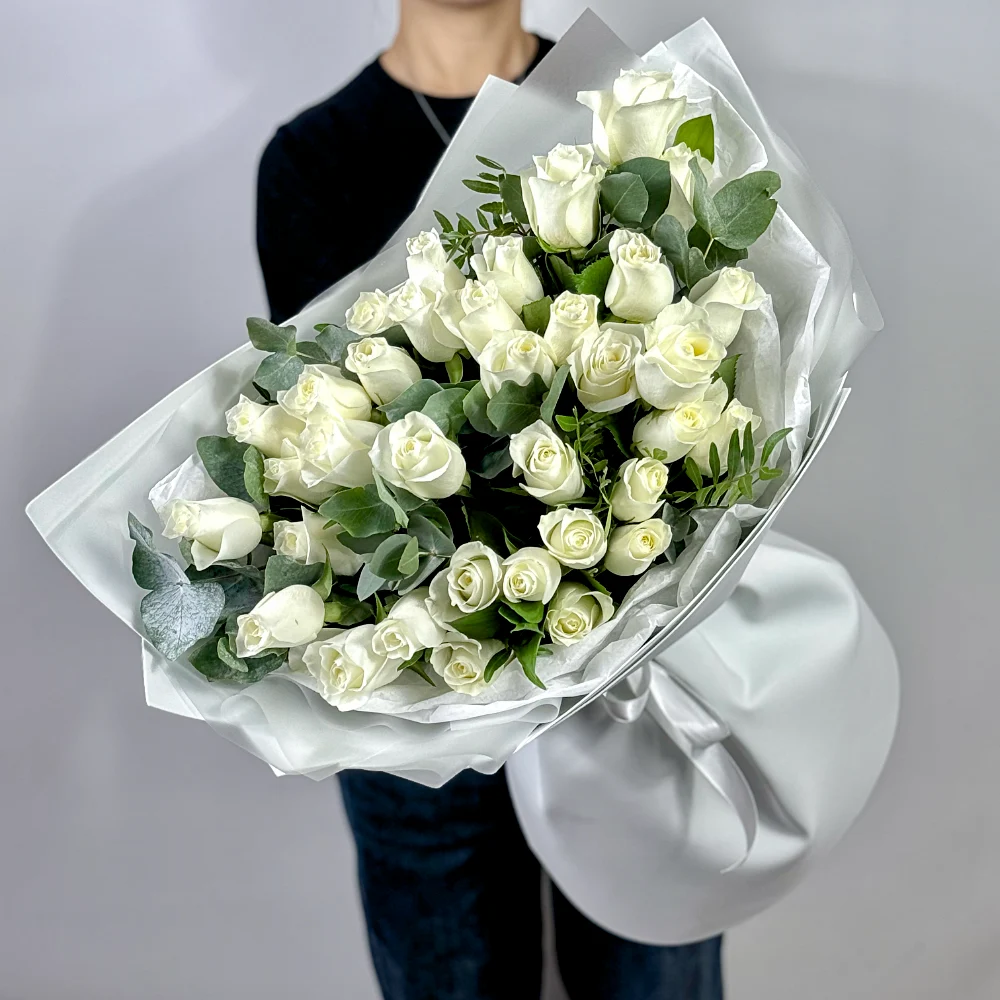Букет из 35 белых роз премиум